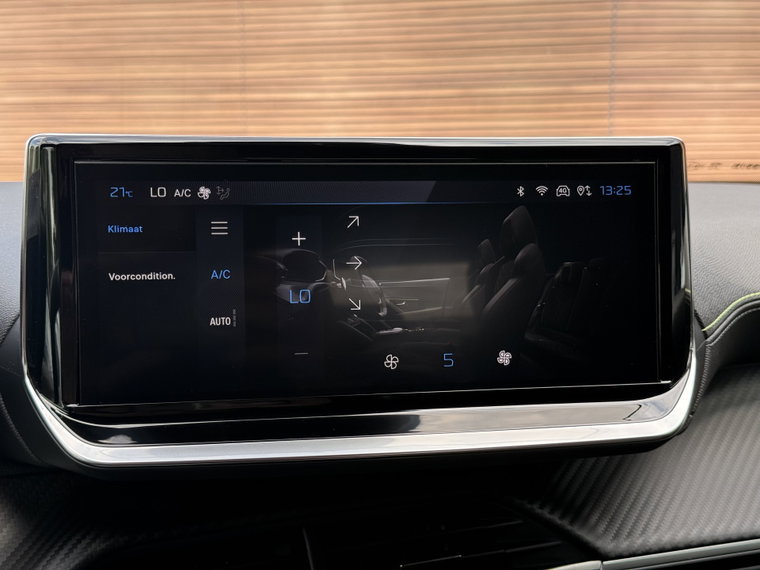 Vehicle Image 39