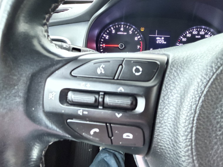 Vehicle Image 27