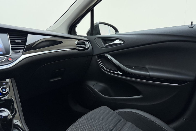 Vehicle Image 32