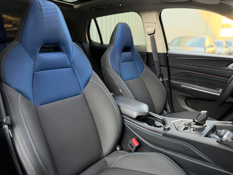Vehicle Image 30