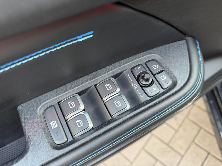 Vehicle Image 50