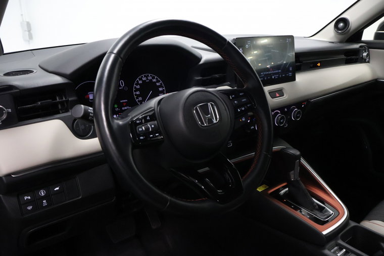 Vehicle Image 12