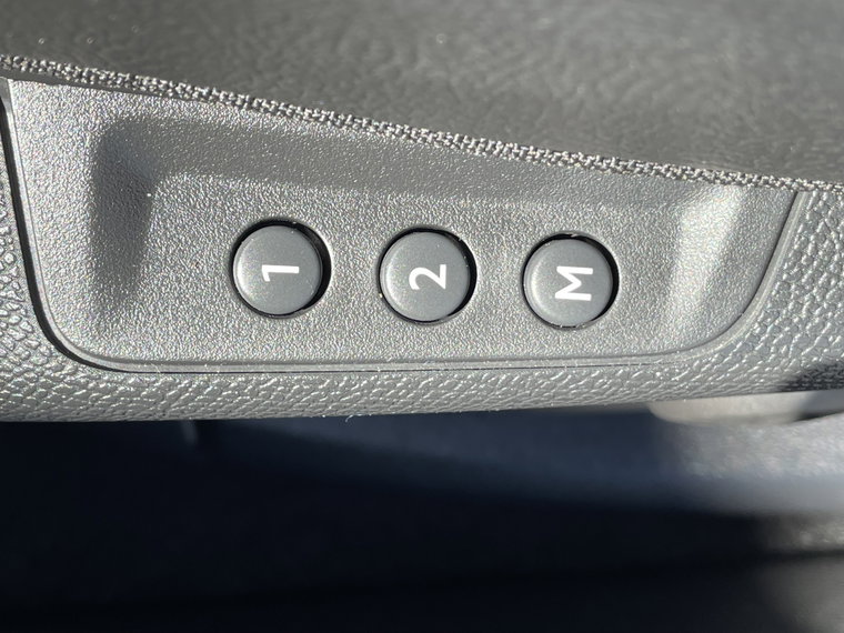 Vehicle Image 48