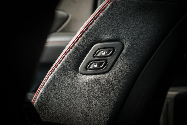Vehicle Image 25