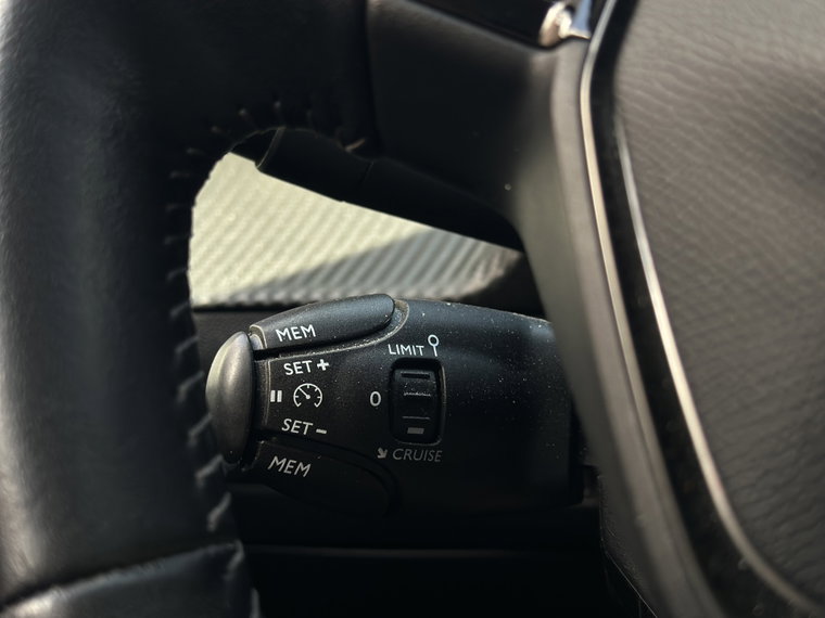 Vehicle Image 27
