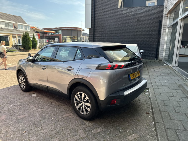 Vehicle Image 38
