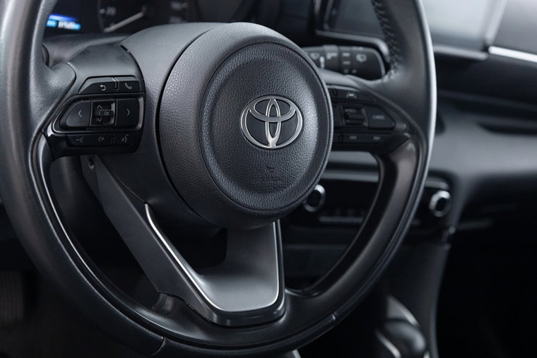 Vehicle Image 9