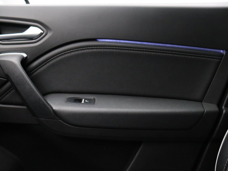 Vehicle Image 38