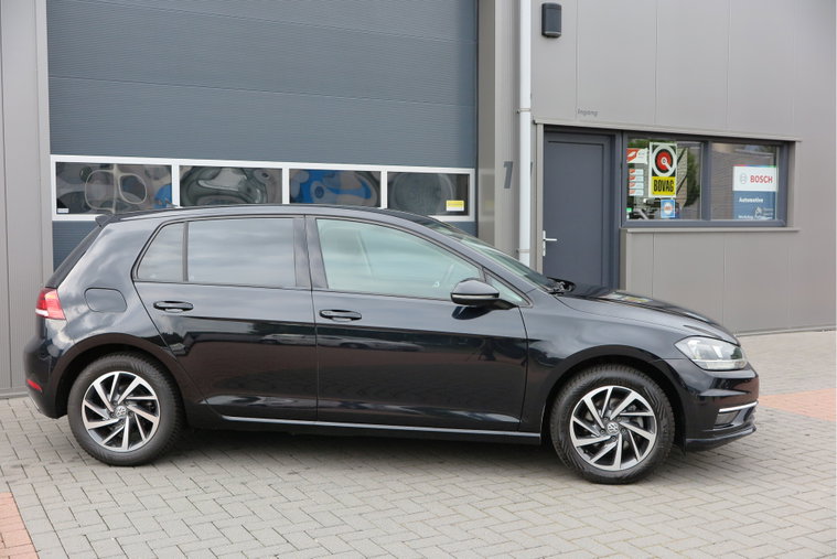 Vehicle Image 12