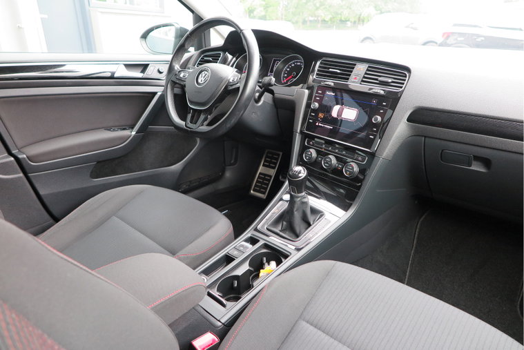 Vehicle Image 28