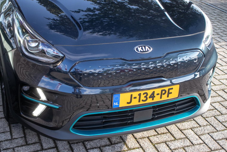 Vehicle Image 32