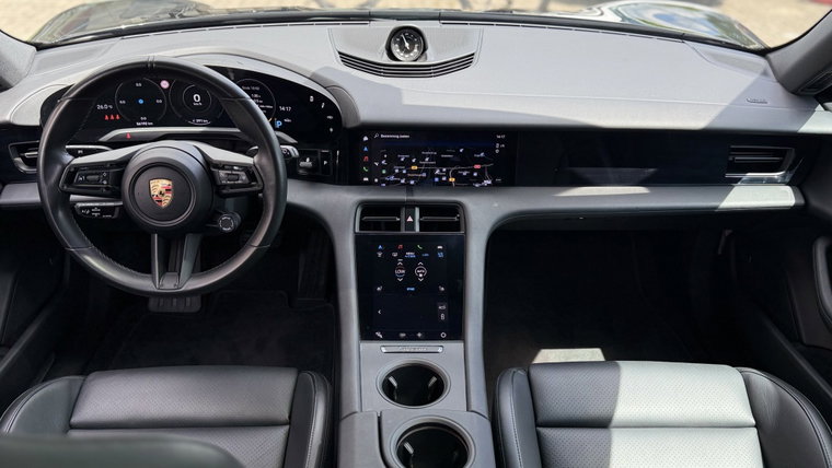 Vehicle Image 31