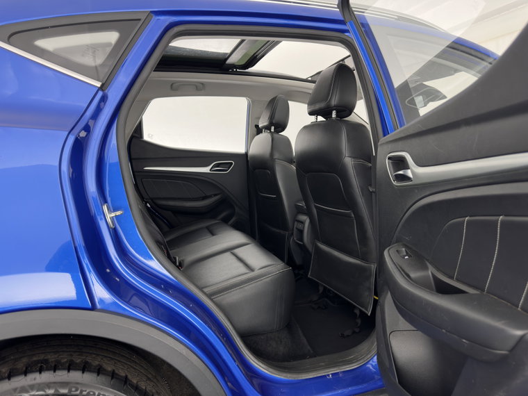 Vehicle Image 12