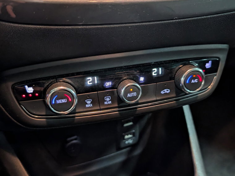 Vehicle Image 35