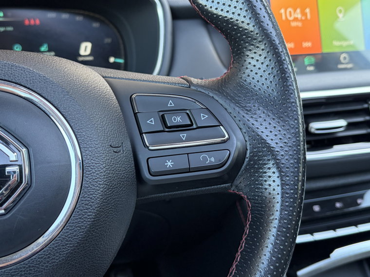 Vehicle Image 32