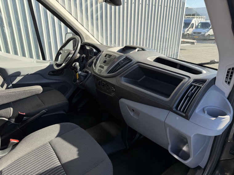 Vehicle Image 26