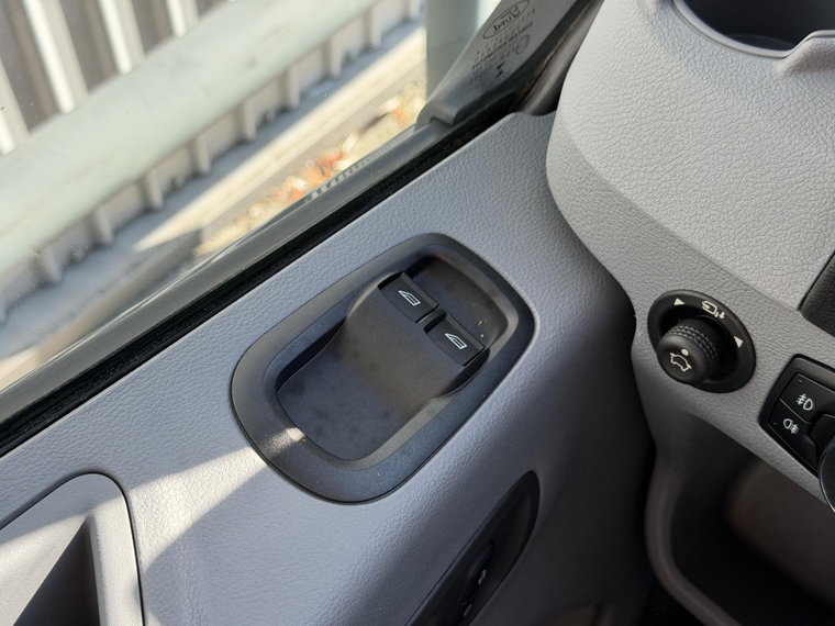 Vehicle Image 33