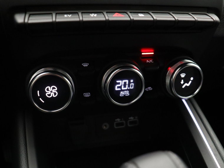 Vehicle Image 28