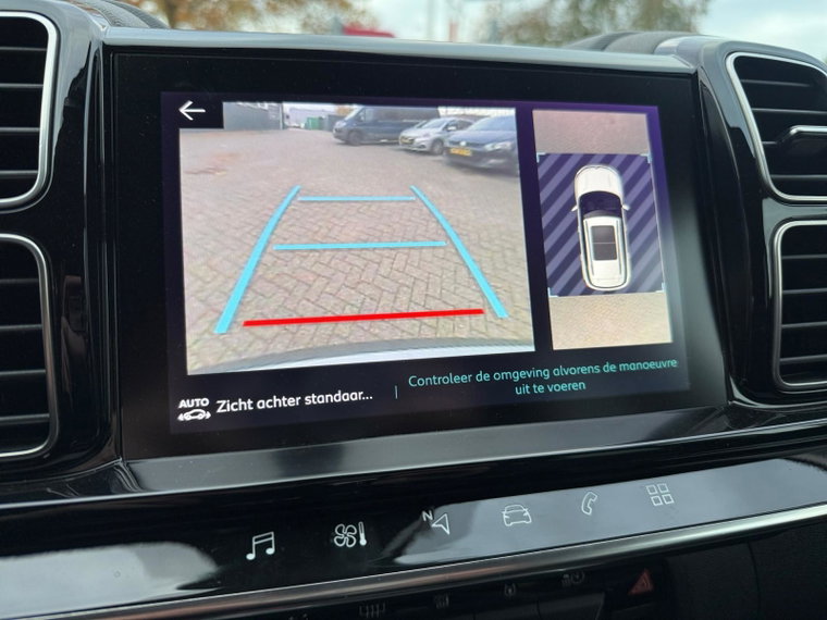 Vehicle Image 36