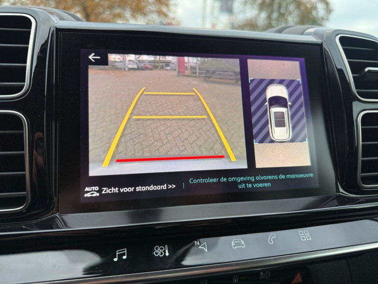 Vehicle Image 37