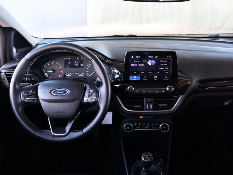 Vehicle Image 12
