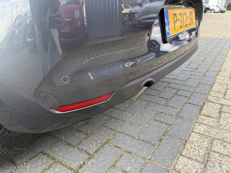 Vehicle Image 35