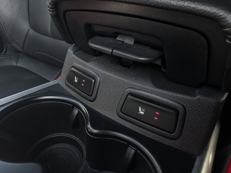 Vehicle Image 25