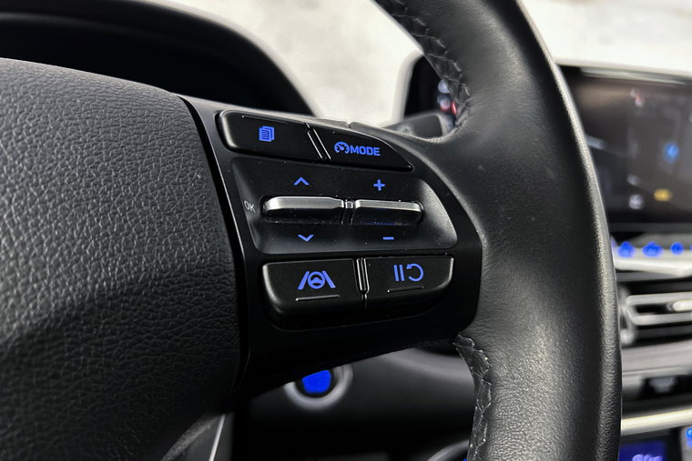 Vehicle Image 17