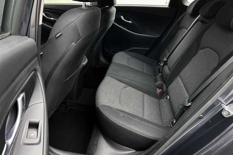 Vehicle Image 25