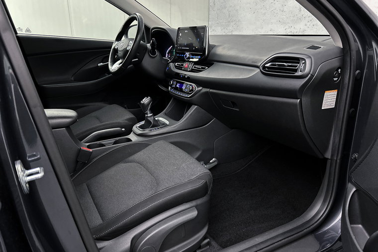 Vehicle Image 32