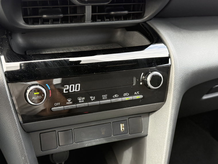 Vehicle Image 24