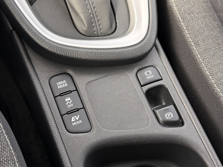 Vehicle Image 25