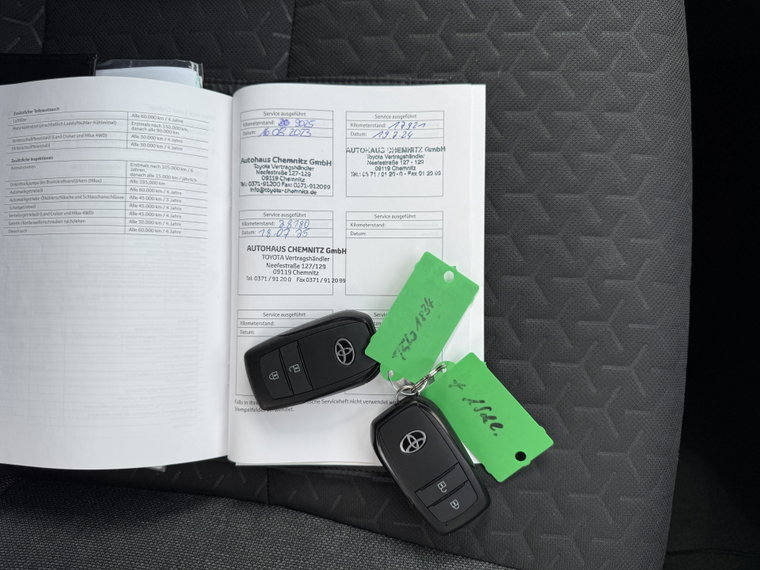 Vehicle Image 30