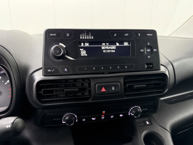 Vehicle Image 17