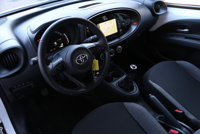 Vehicle Image 6