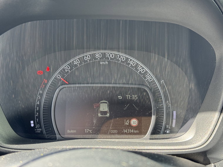 Vehicle Image 21