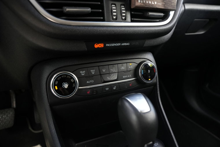 Vehicle Image 29