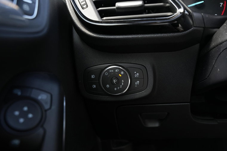 Vehicle Image 35