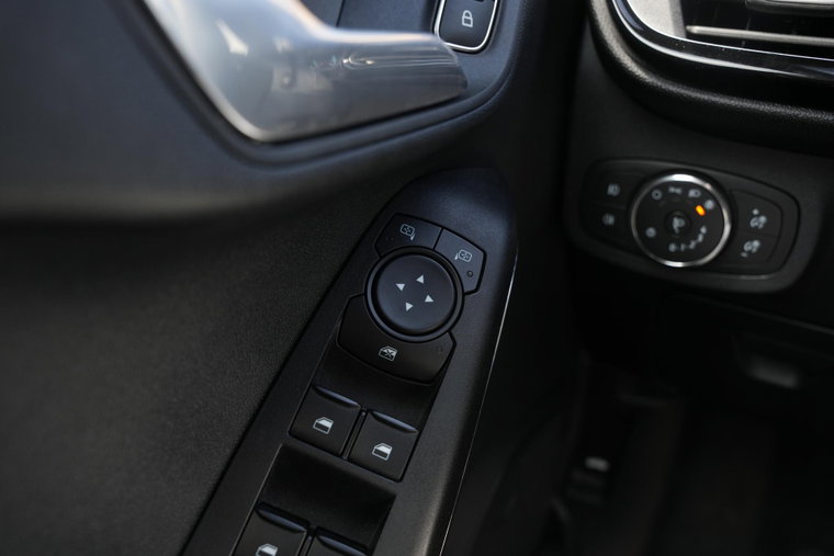 Vehicle Image 36