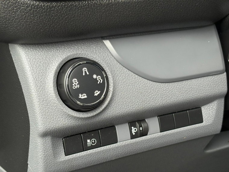 Vehicle Image 24