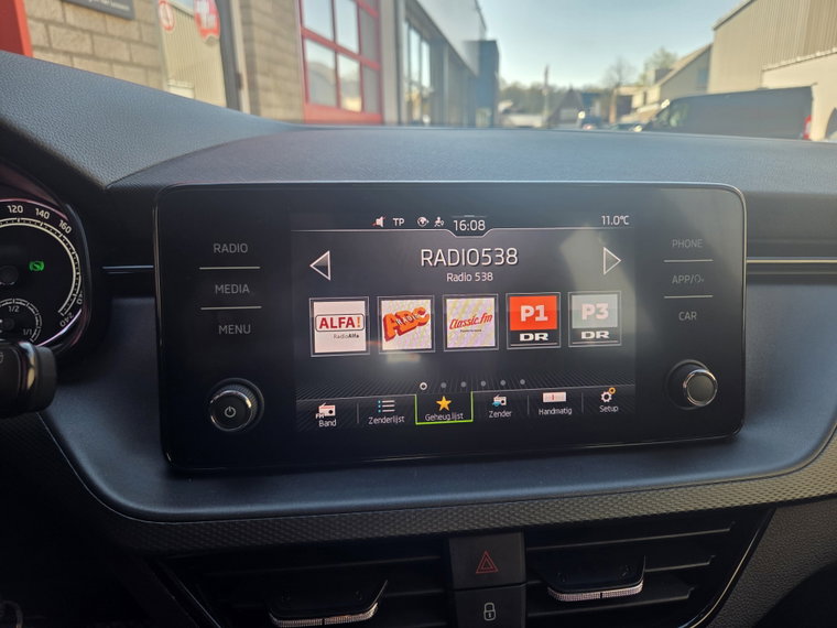 Vehicle Image 24