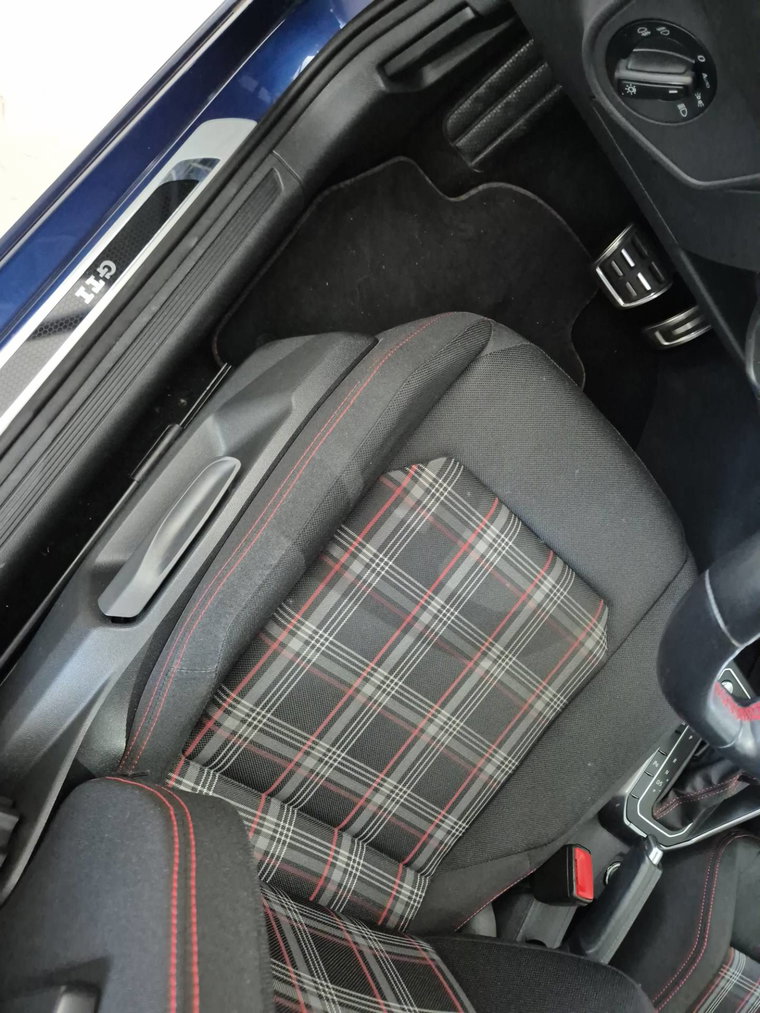 Vehicle Image 38
