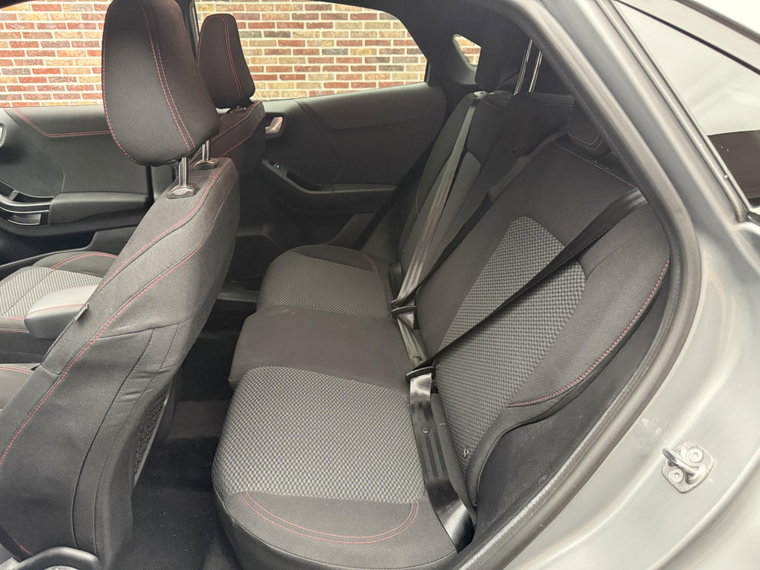 Vehicle Image 18