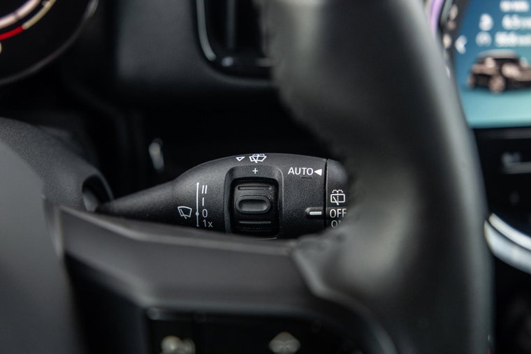 Vehicle Image 40