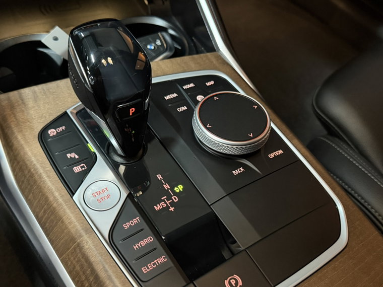 Vehicle Image 38