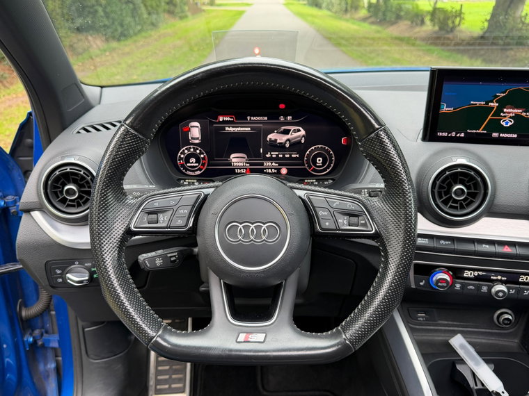 Vehicle Image 19