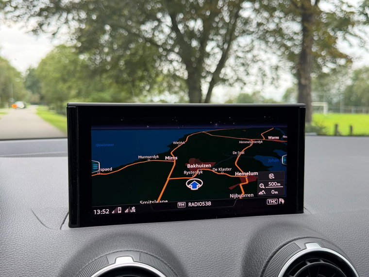 Vehicle Image 23