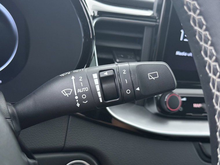 Vehicle Image 26