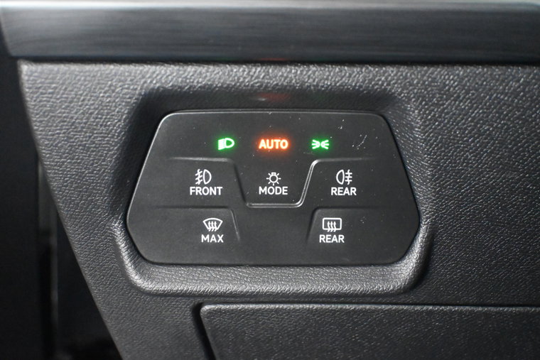 Vehicle Image 32
