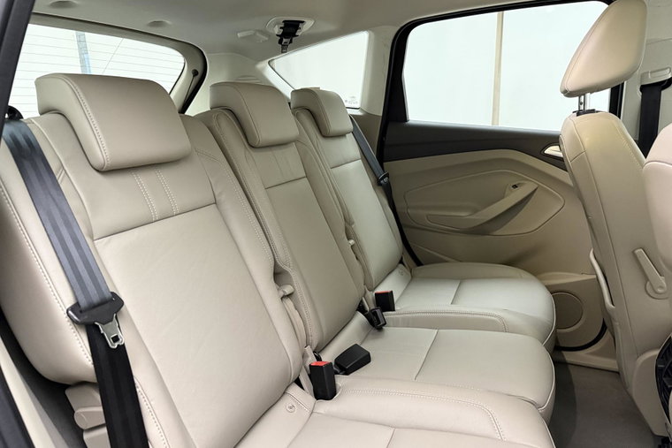Vehicle Image 14